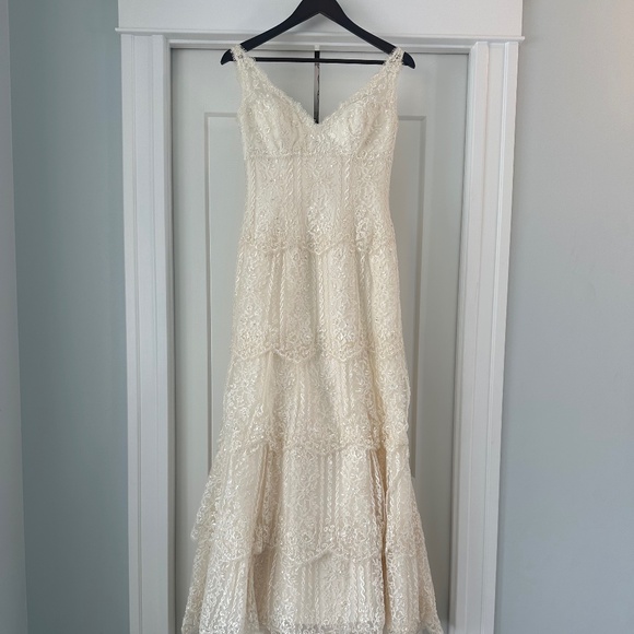 Pronovias Wedding Gown and Veil —Museum quality sealed - Picture 1 of 9